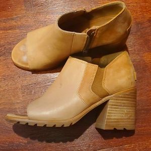 Sorel Nadia peep toe boot